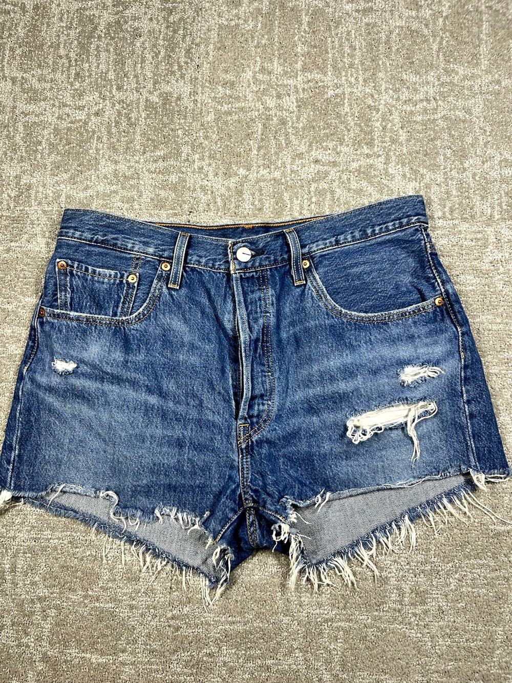 Levi's 501 Cut Off Denim Shorts Women Mid Rise Medium Wash Blue Size 32